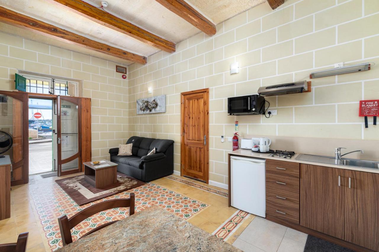 Quayside Apartments Marsaxlokk Exterior photo