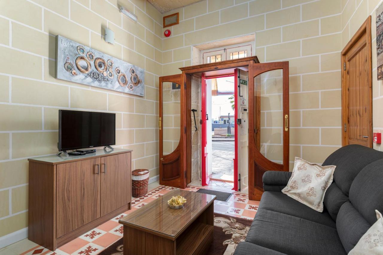 Quayside Apartments Marsaxlokk Exterior photo