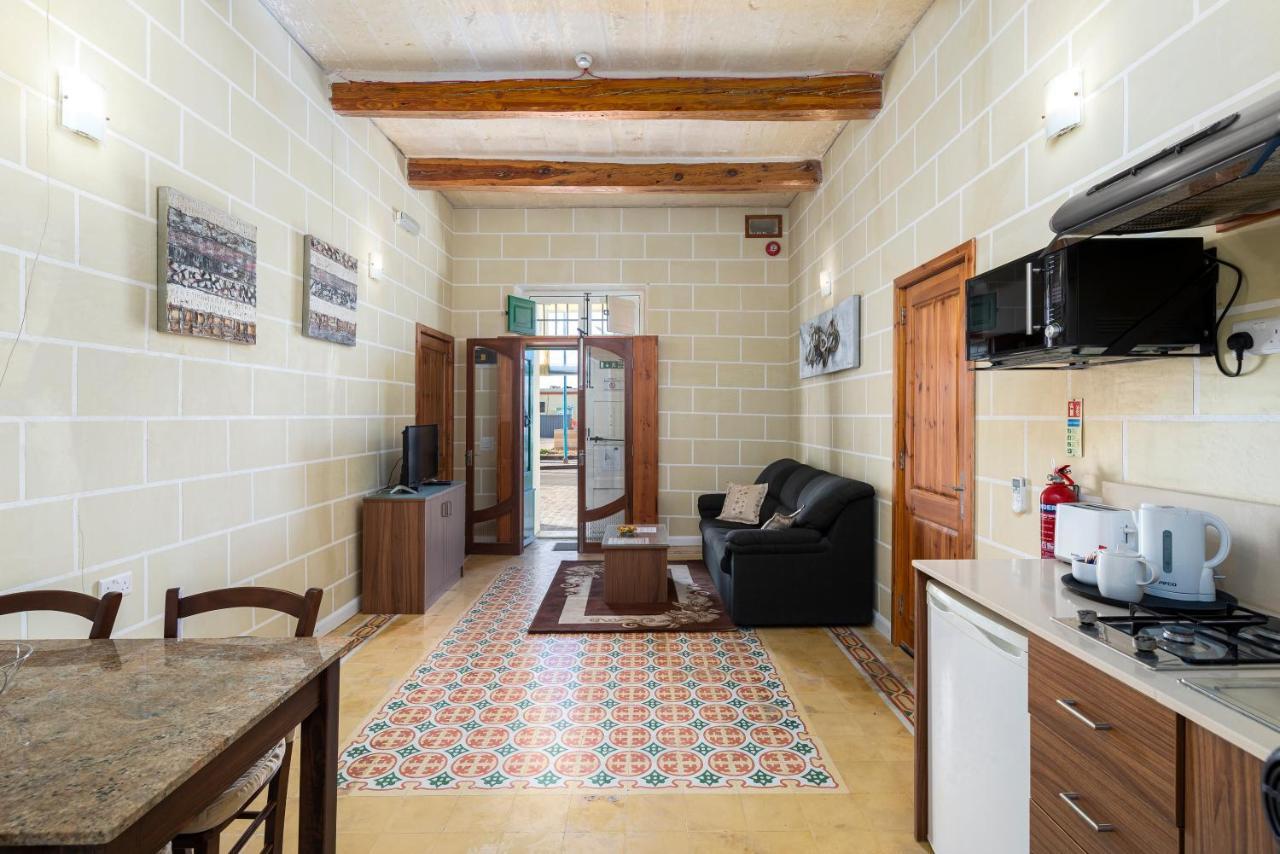 Quayside Apartments Marsaxlokk Exterior photo