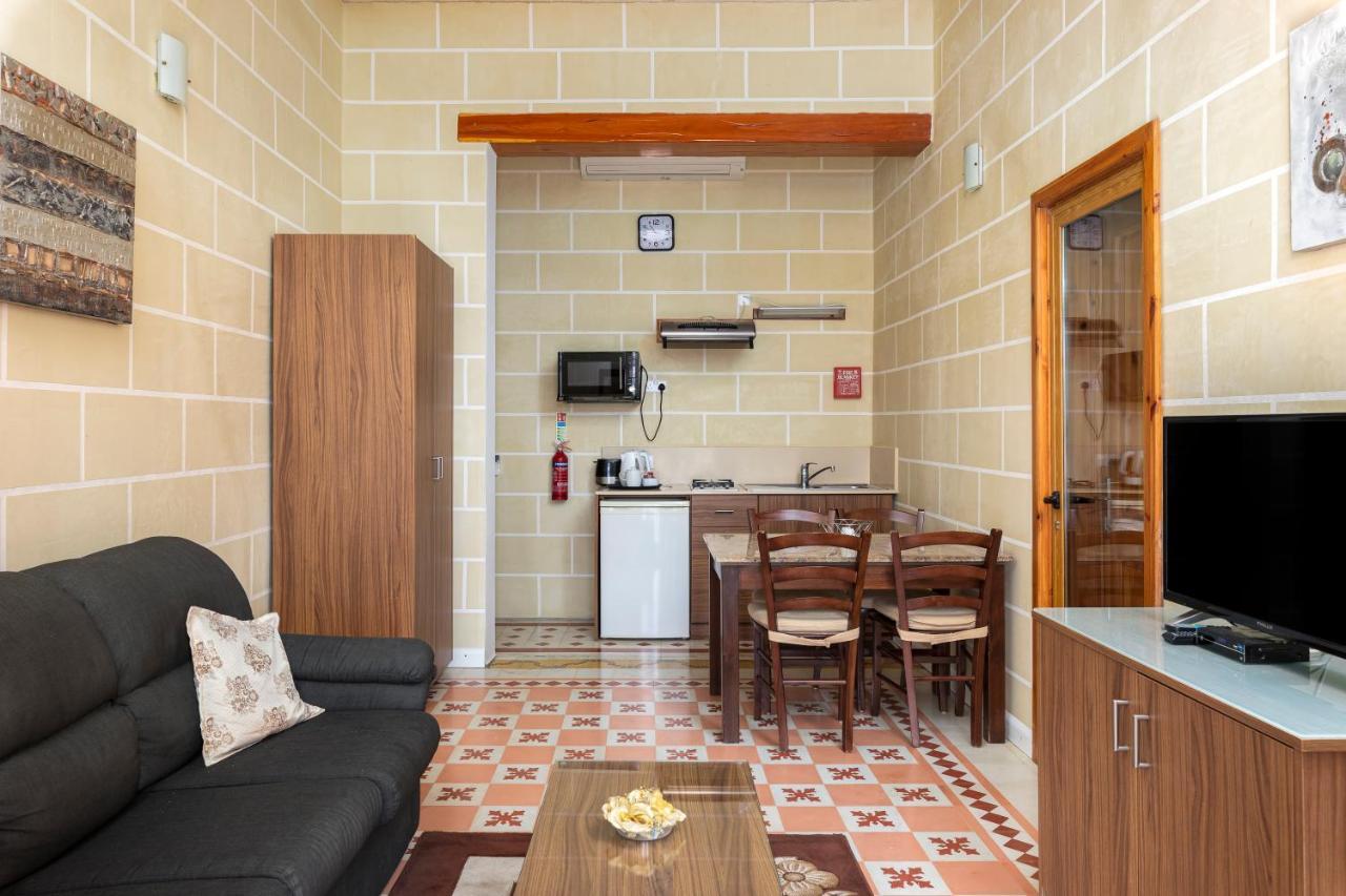 Quayside Apartments Marsaxlokk Exterior photo